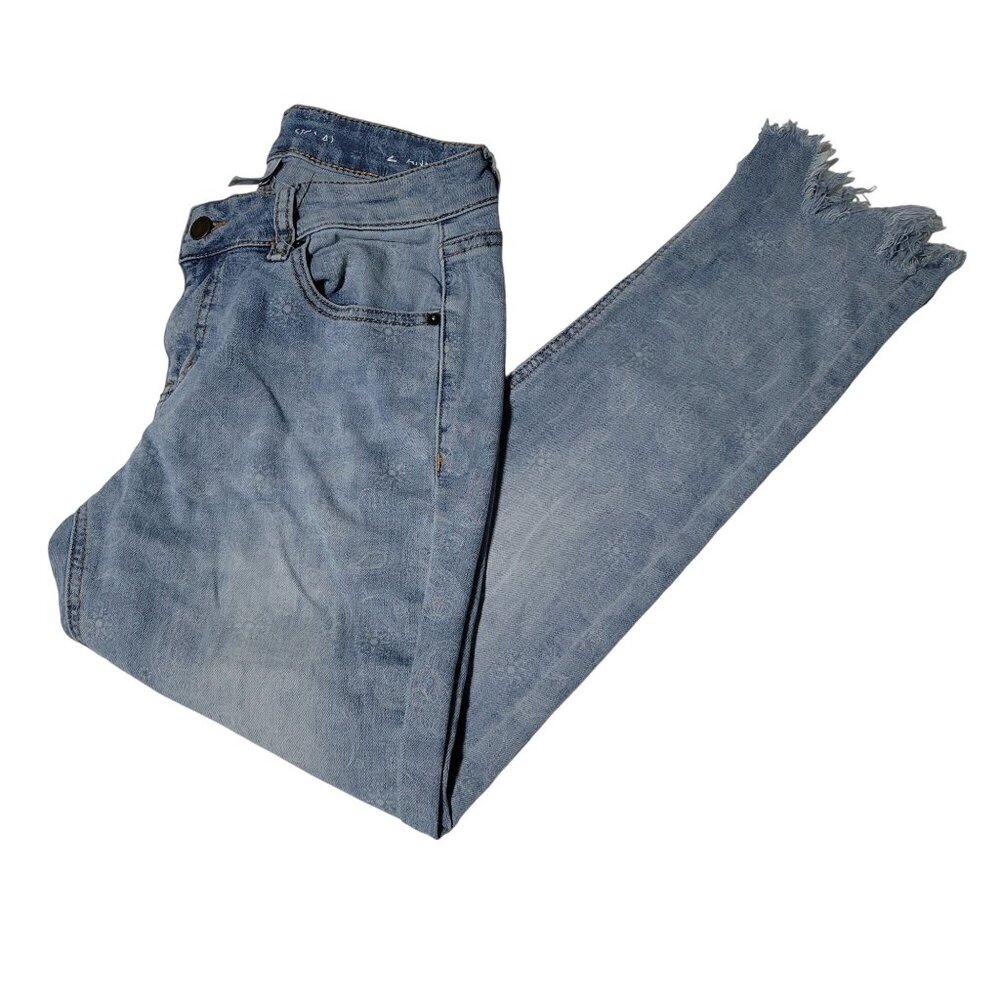 Westport Ankle Jeans Womens Size 2 Low Rise Light Wash Raw Hems Denim Pants